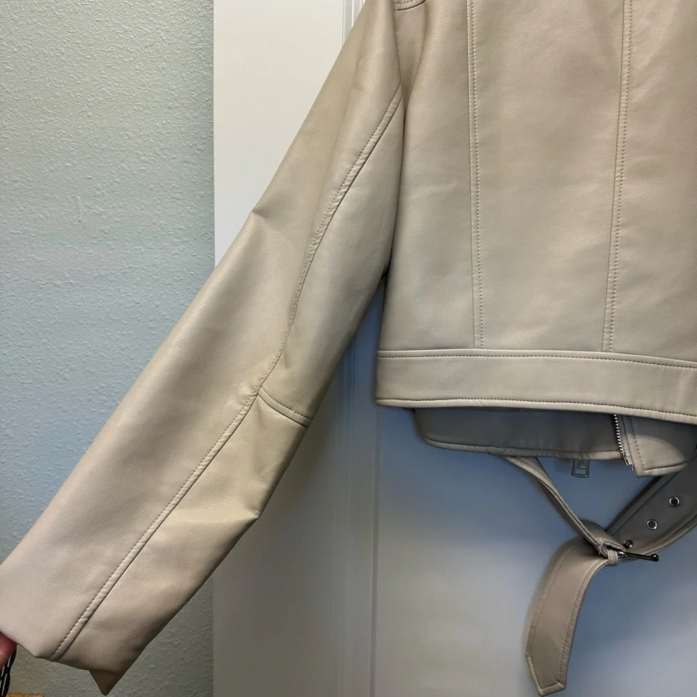 Elodie Chic cream Cropped Biker Jacket - Picture 6 of 9